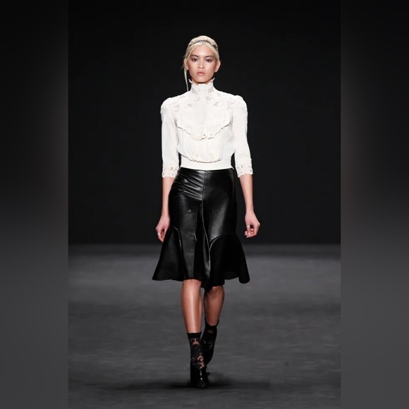 VIVIENNE TAM Leather Asymmetric Hem Skirt w Embossed Buddha Detail S / M - Picture 9 of 9